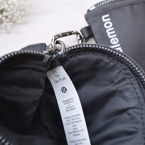 Lululemon Black Dual Pouch Wristlet - Picture 3 of 4